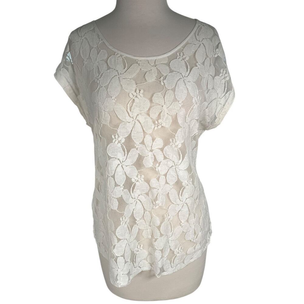 Danirl Rainn Women's Shirt Size Medium White Floral Lace Round Neck Short Sleeve